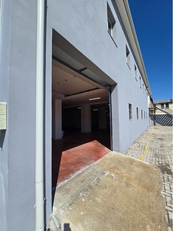 Magazinë 2-katëshe me qira – Shkozet, Durrës , vendndodhje strategjike për biznes, prane portit dhe autostrades !!!