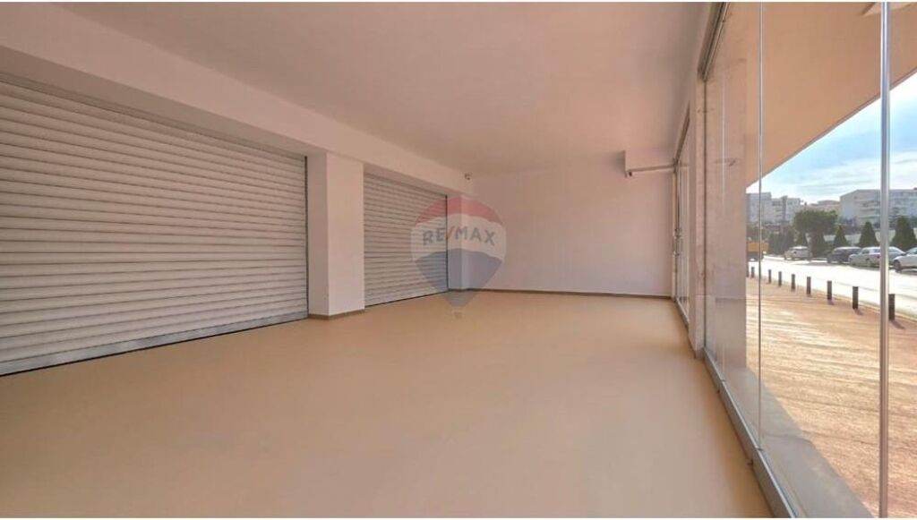 Dyqan me Qira – Ujë i Ftohtë, Vlorë