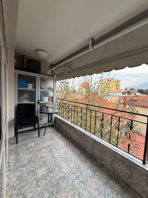 Shitet Apartament 2+1 – Rruga e Kavajës, Rr. Naim Frashëri