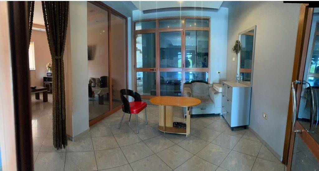 Motel në Qera ose Shitje në Vaqarr, Tiranë 850,000 €
