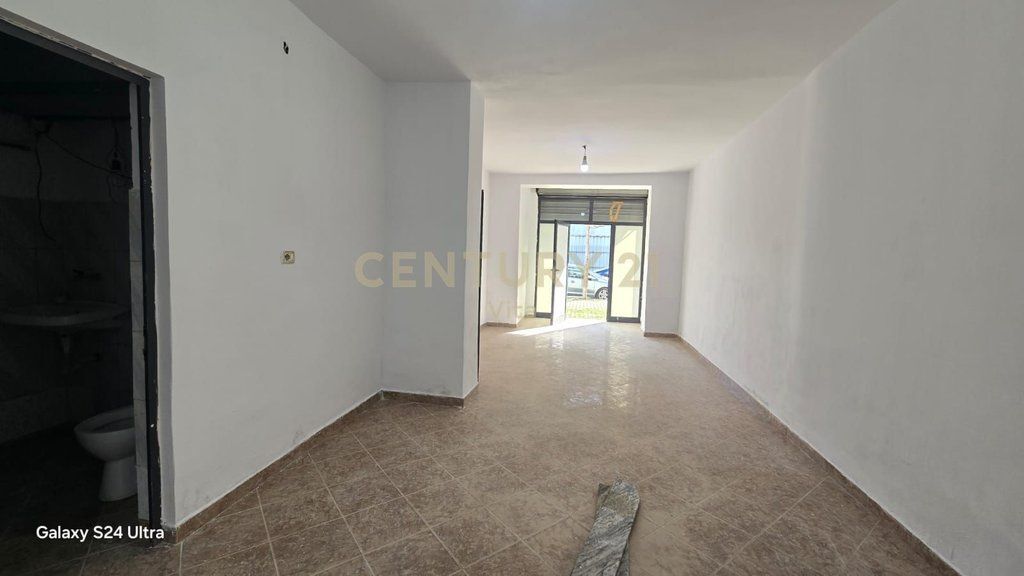 SHITEN 2 DYQANE BUZE RRUGE KRYESORE, DURRES!!