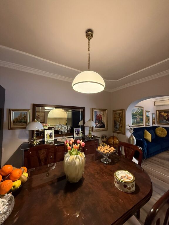 Shitet Apartament 2+1 – Rruga e Kavajës, Rr. Naim Frashëri