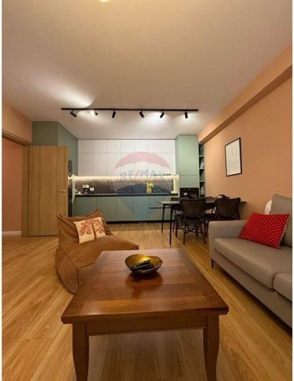 Shitet Apartament 2+1+2 te Rruga e Barrikadave