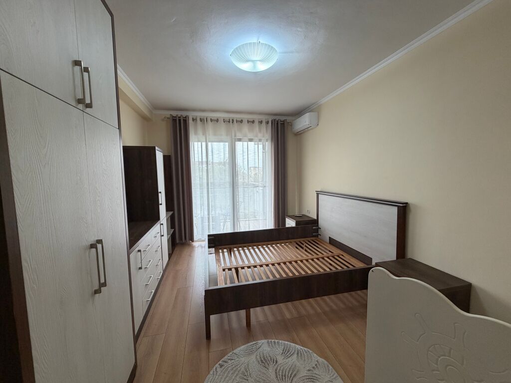 Apartament 2+1+Parkim me qera tek Kopshti Botanik