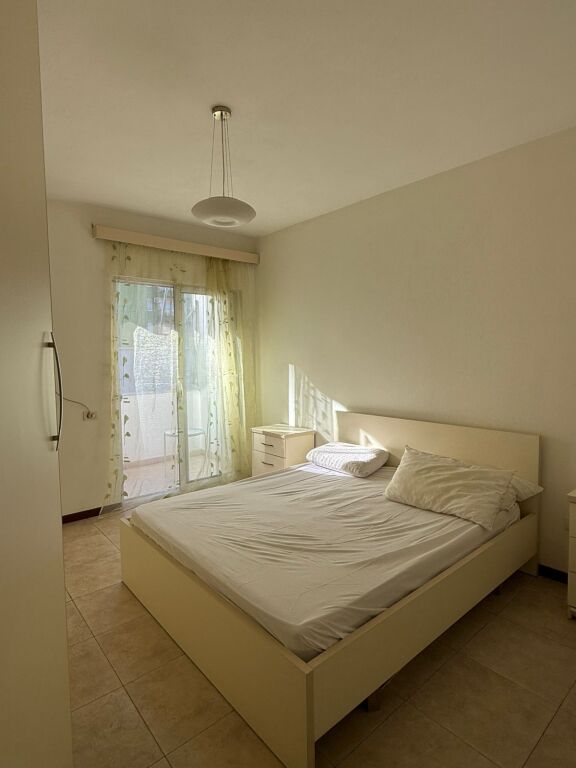 Apartment 2+1, Bllok!