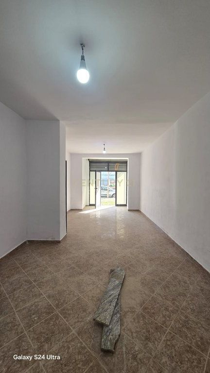 SHITEN 2 DYQANE BUZE RRUGE KRYESORE, DURRES!!