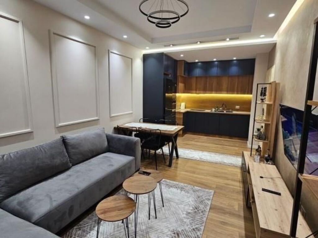 Shitet apartament lluksoz 1+1 te Liqeni i Thate