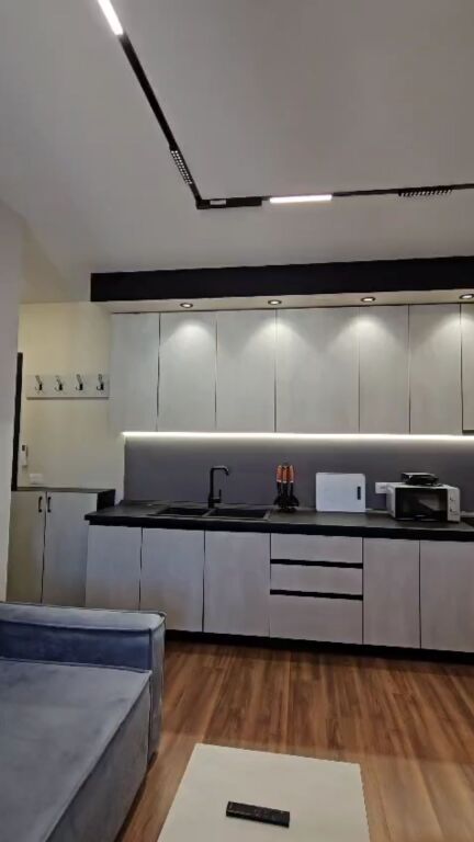 1+1 apartment for sale in the Commune of Paris.