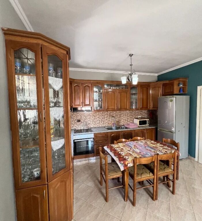 Rent | Private house 2 + 1 | Yzberisht | 400 €/month