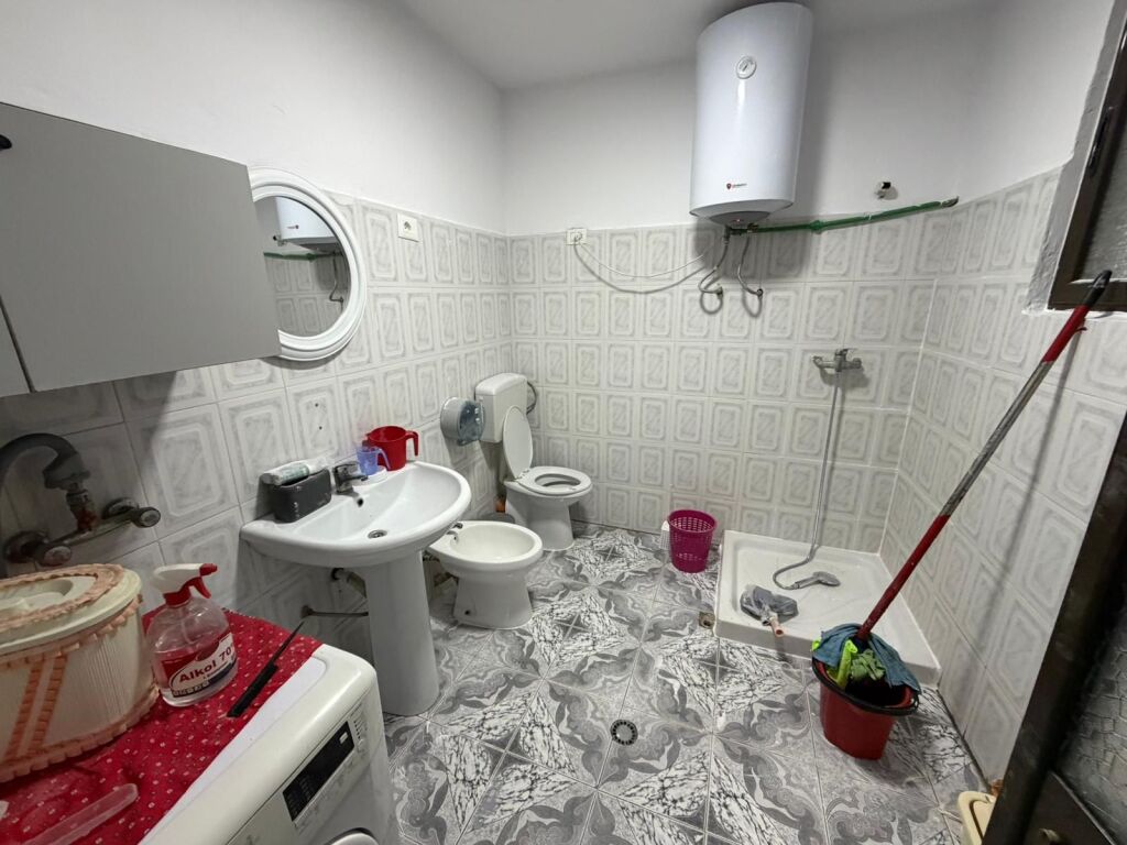 🏢Prane Urgjences se Pediatrise jepet me qera kati i II-te i nje vile 2+1,i mobiluar.65,000 Leke