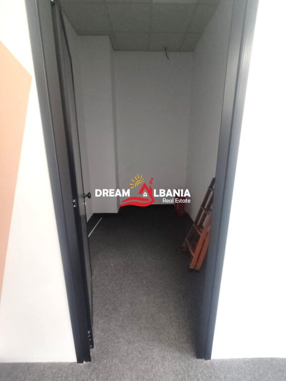 Locale Commerciale in Affitto vicino al Complesso Arlis (ID 42611411)