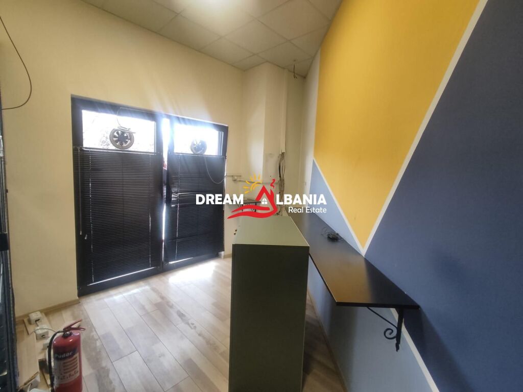 Locale Commerciale in Affitto vicino al Complesso Arlis (ID 42611411)