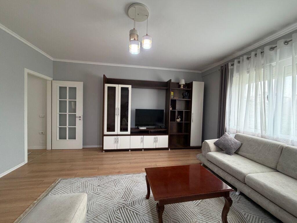 Apartament 2+1+Parkim me qera tek Kopshti Botanik