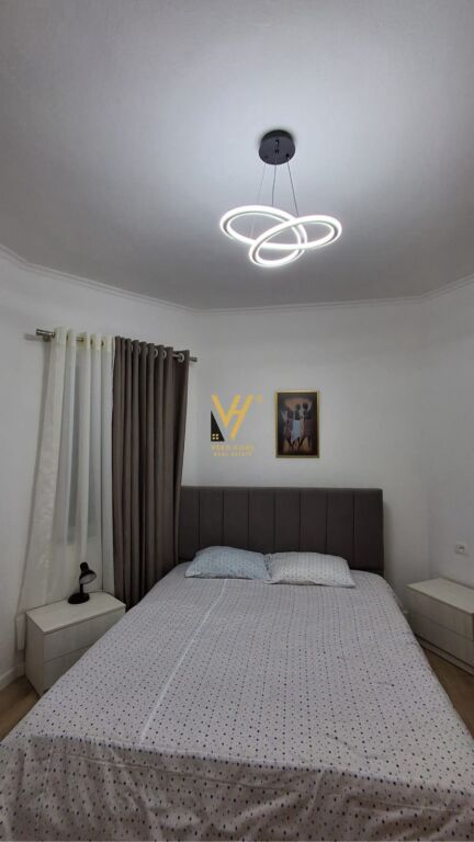 JEPET APARTAMENT 1+1 ME QERA NE QENDER 70.000 LEKE