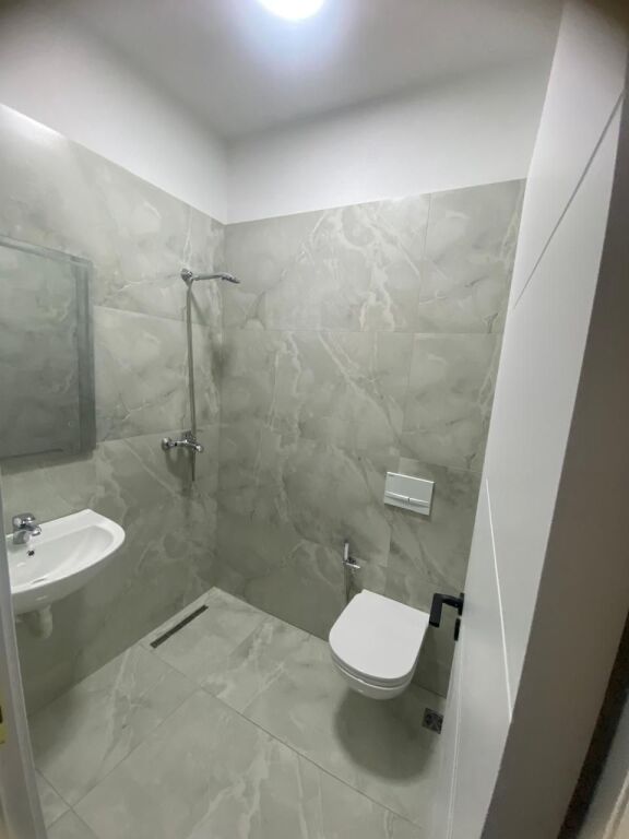 APARTMENT FOR RENT 5 MAY