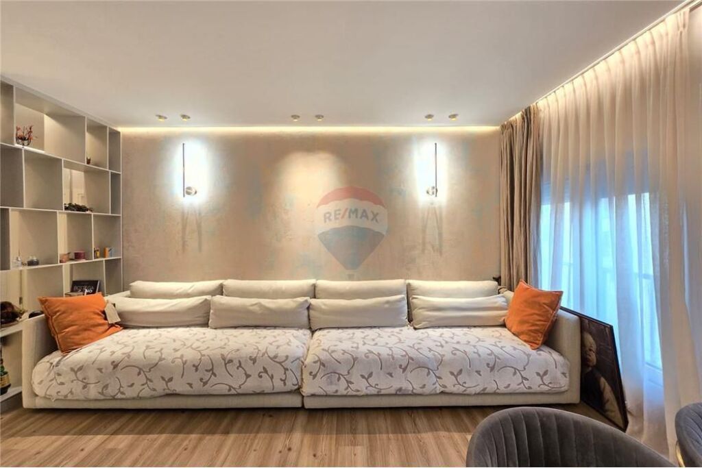 Apartament - Për Qira - 9 Katëshet, Tiranë