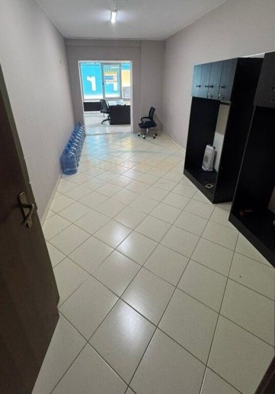 Qera, Ambient Komercial, Rruga Teodor Keko, Astir