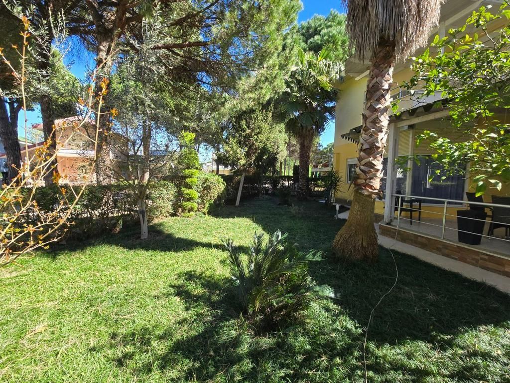 APARTAMENT 2+1 ME OBORR PER SHITJE TEK LURA 1