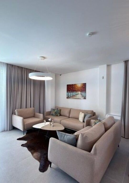 Shesim vilë individuale me pishinë,në rezidencën "San Pietro"!