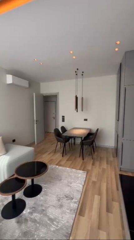 🏡 Apartament 1+1 me post parkimi me qira – pranë Air Albania Stadium