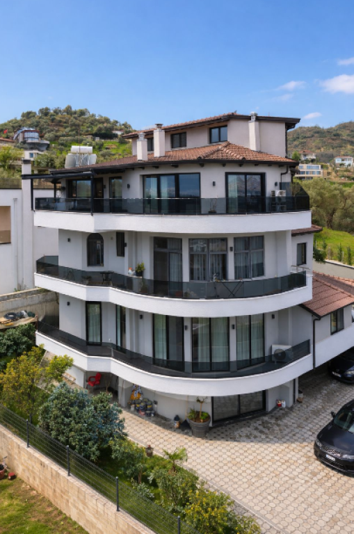🏡 Super Vilë Luksoze për Shitje – Liqeni i Thatë