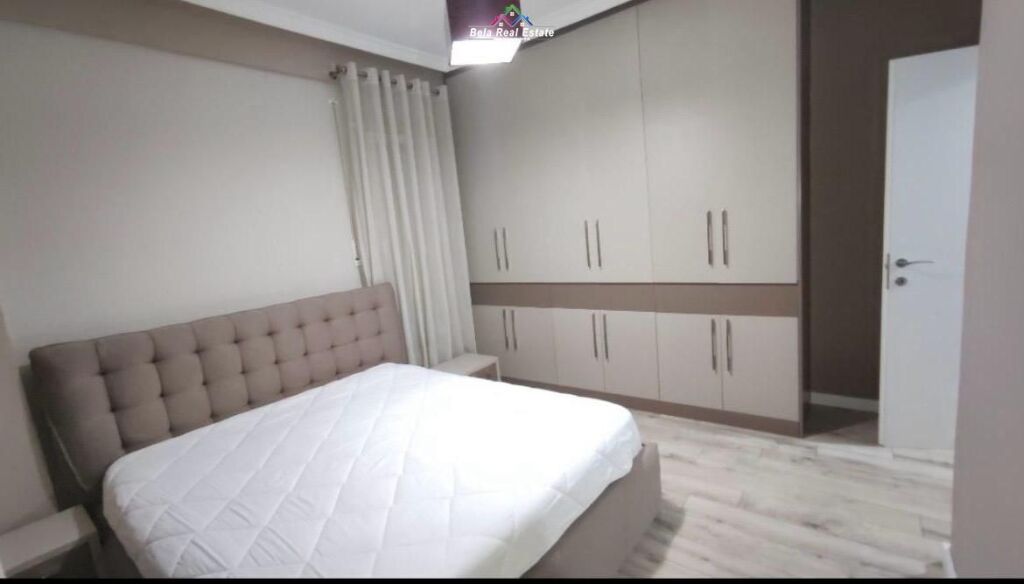 Apartament Me Qera 2+1 Tek Kopshti Botanik (ID B2201798) Tirane