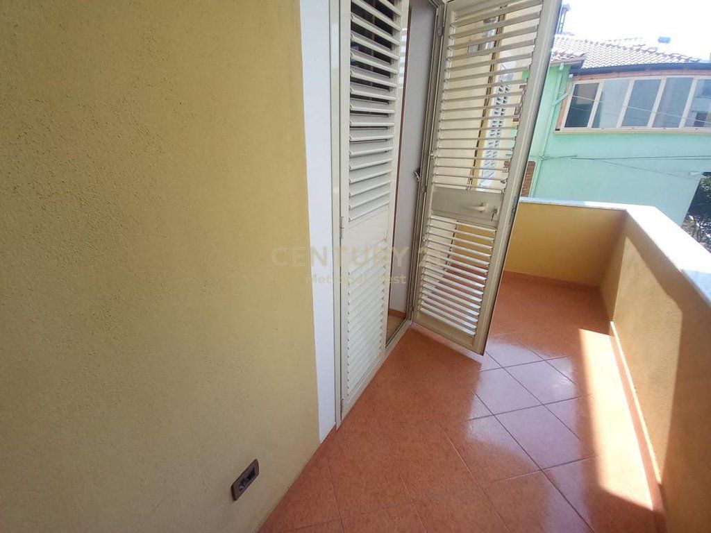 JEPET ME QIRA KATI I DYTE I NJE VILE