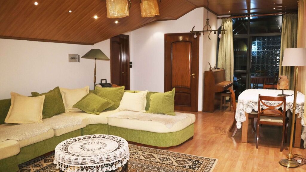 🏠A few minutes away from the Madrasa, the 3rd floor of a villa, 2+1, furnished, is for rent. 80,000 Leke