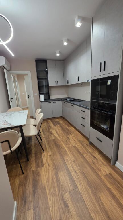 Apartament 1+1 me qira prane Shkolles se Baletit!