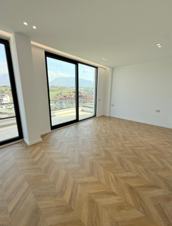 🏡 Vilë Luksoze me Pishinë për Shitje – Mjull Bathore, pranë Tirana East Gate