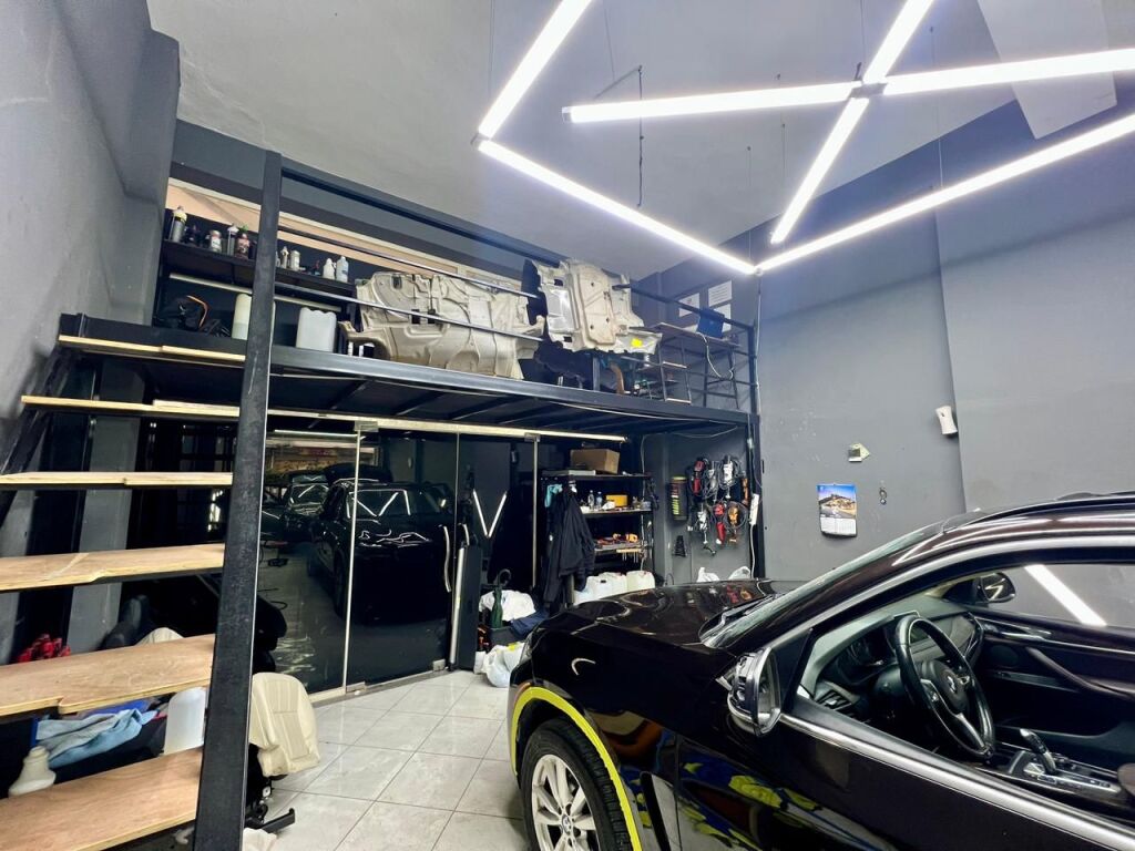 Shitet Ambient Biznesi+Aktiviteti , “Astir ”, Tiranë.