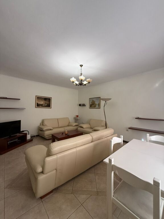 Apartment 2+1, Bllok!