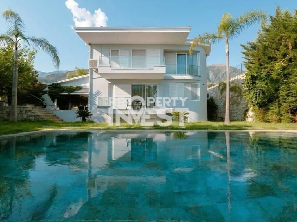 Vile fantastike per shitje ne Dhermi