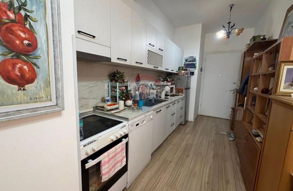 Shitet Apartament 2+1 tek Kompleksi Mangalem ID: 530551001-396