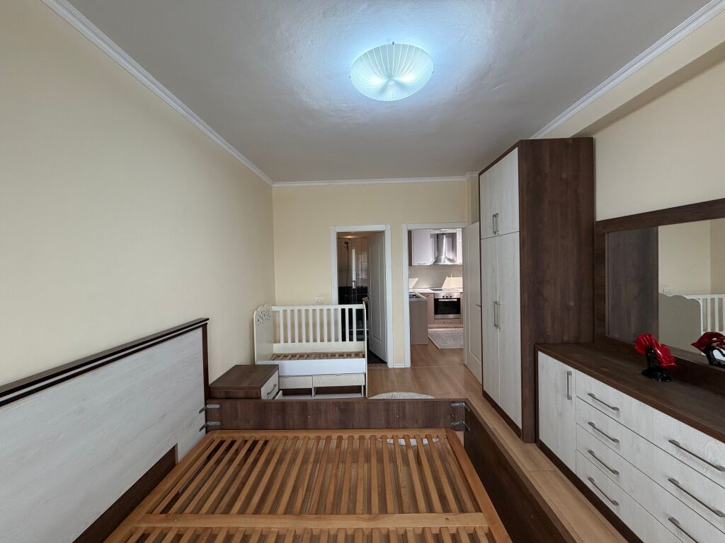 Apartament 2+1+Parkim me qera tek Kopshti Botanik