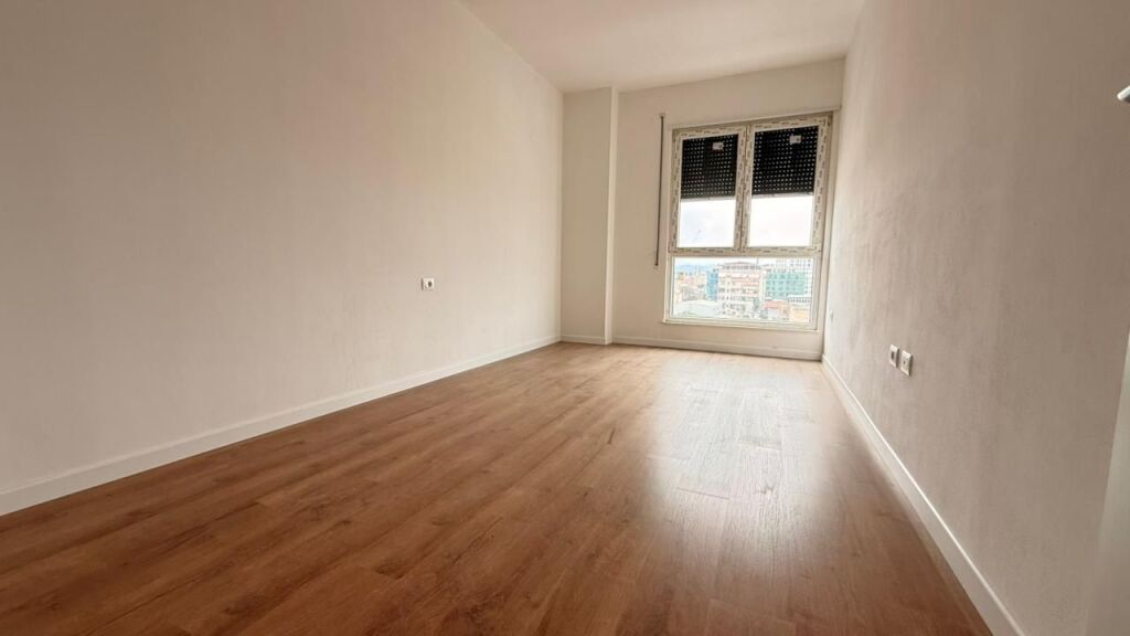 Apartament 2+1+post parkimi per shitje tek 5 Maji !