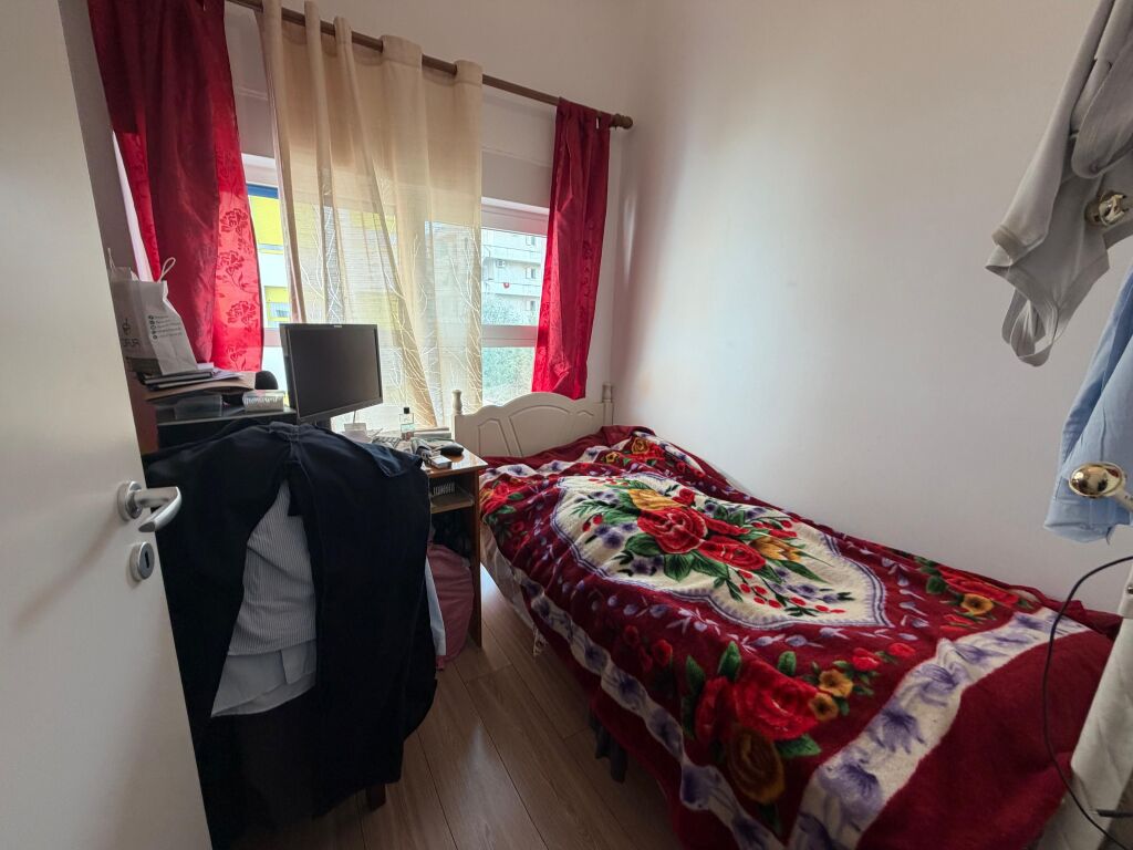 Shitet Apartament 2+1+ballkon tek Kompleksi Mangalem