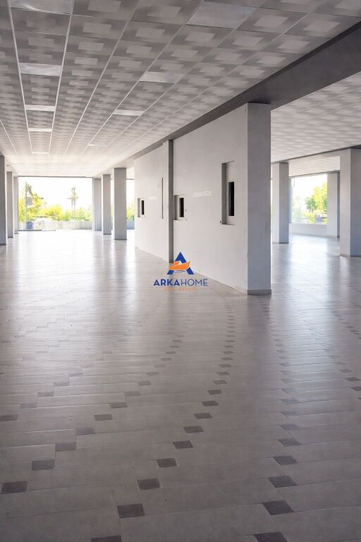 SHITET KAPANON 3000M2 "PRANE AUTOSTRADES TIRANE DURRES" 1.096.000 EURO