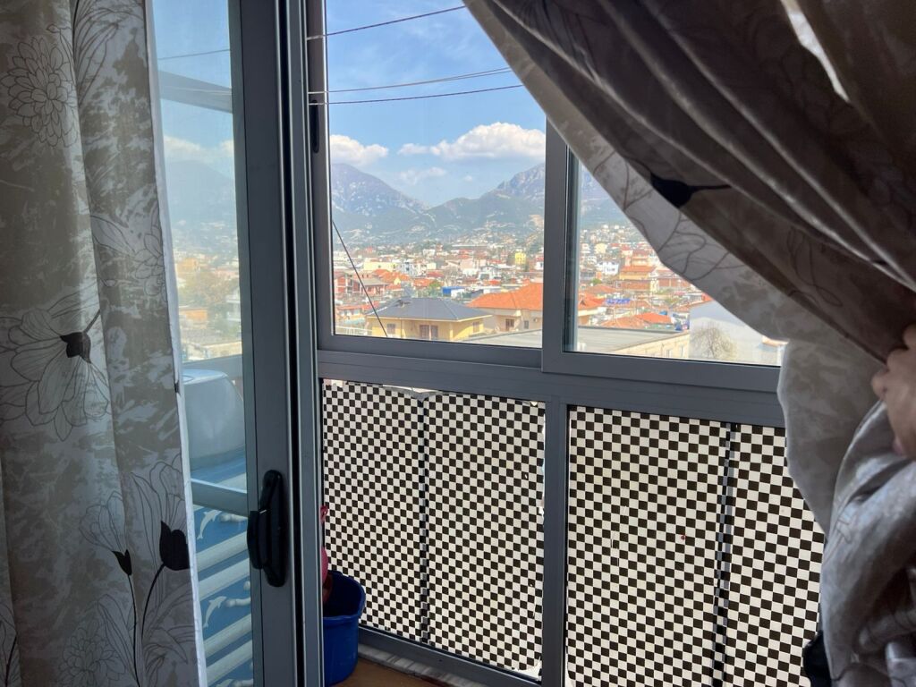 1+1,pallat i ri me ashensore,te shkolle e bashkuar,350 mije leke