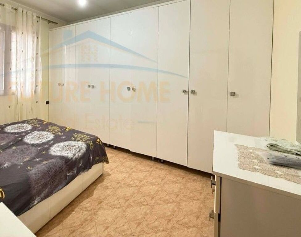 Affitto, Casa Privata 2+1 + 2 Posti Auto, Via “Ferhat Draga”, Laprakë