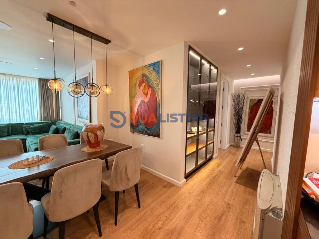 Shitet Apartament 3+1+2 pranë Air Albania Stadium – Investim Modern dhe Elitar!