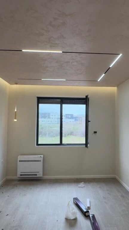 Zyrë &amp; Apartament- Për Qira - Liqeni I Thatë, Tiranë