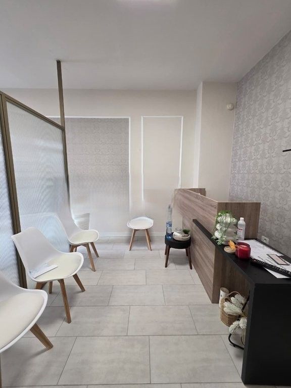 SHITET BIZNES DERMO-ESTETIK MBRAPA KOMPLEKSIT SQUARE 21 10,000 €