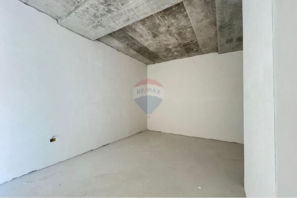 🏡 Apartment 1+1 for Sale – Lungomare, Vlorë