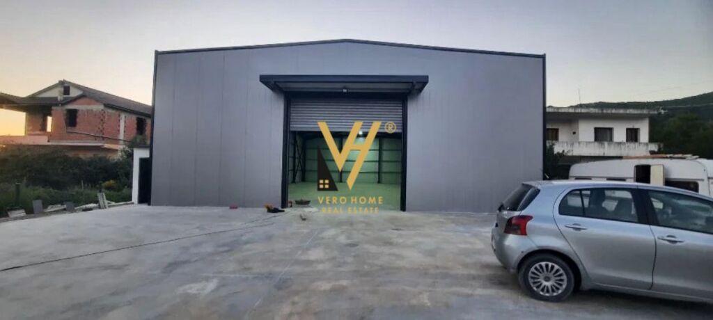 JEPET KAPANON 650 M2 ME QIRA TE RRUGA E ARBRIT, TUFINE 2.000 EURO