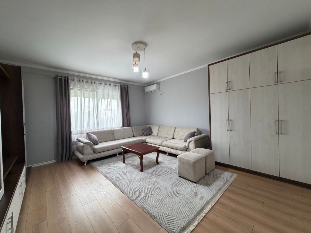 Apartament 2+1+Parkim me qera tek Kopshti Botanik