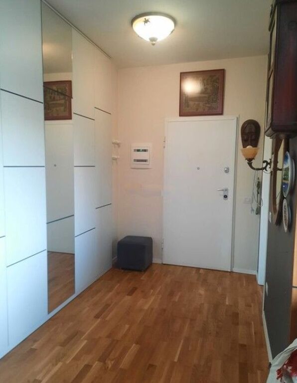 🏡 Appartamento 1+1 in Affitto – VIA DELLE BARRICATE – CENTRO, TIRANA! 1.000 € /Mese