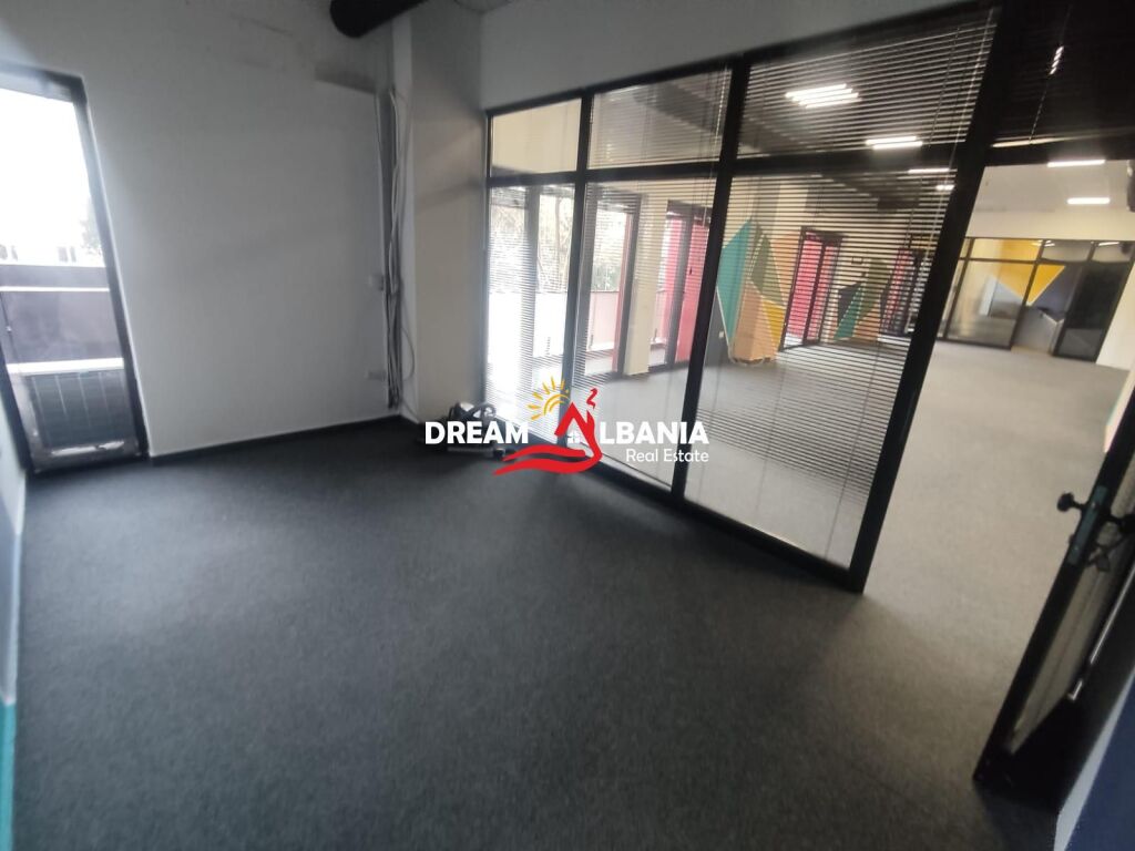 Locale Commerciale in Affitto vicino al Complesso Arlis (ID 42611411)