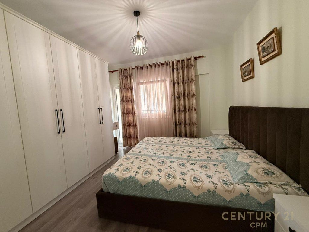 Apartment 2+1 for rent at Komuna e Parisit