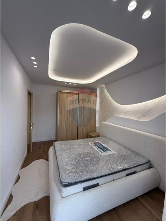 Vendesi appartamento 1+1 Viale Migjeni, Astir